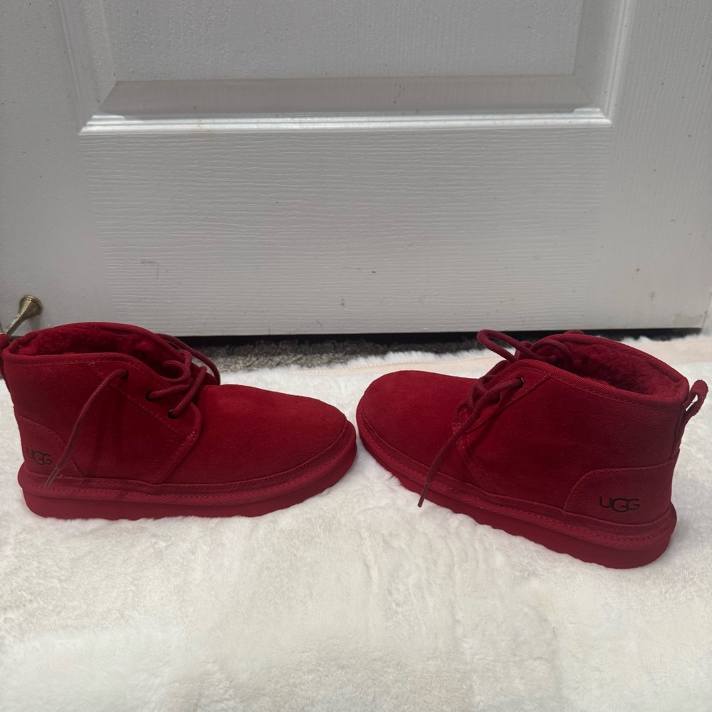 UGG Kids Neumel II Boot size 4- $100